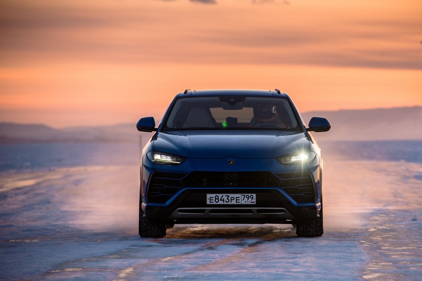 LAMBORGHINI URUS BATE RECORDE DE VELOCIDADE NO GELO, foto 1