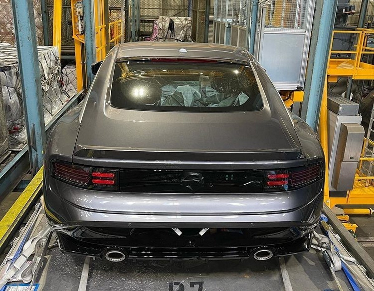 NISSAN 400Z VAZA POR COMPLETO EM SUA VERSÃO DE PRODUÇÃO FINAL, foto 2