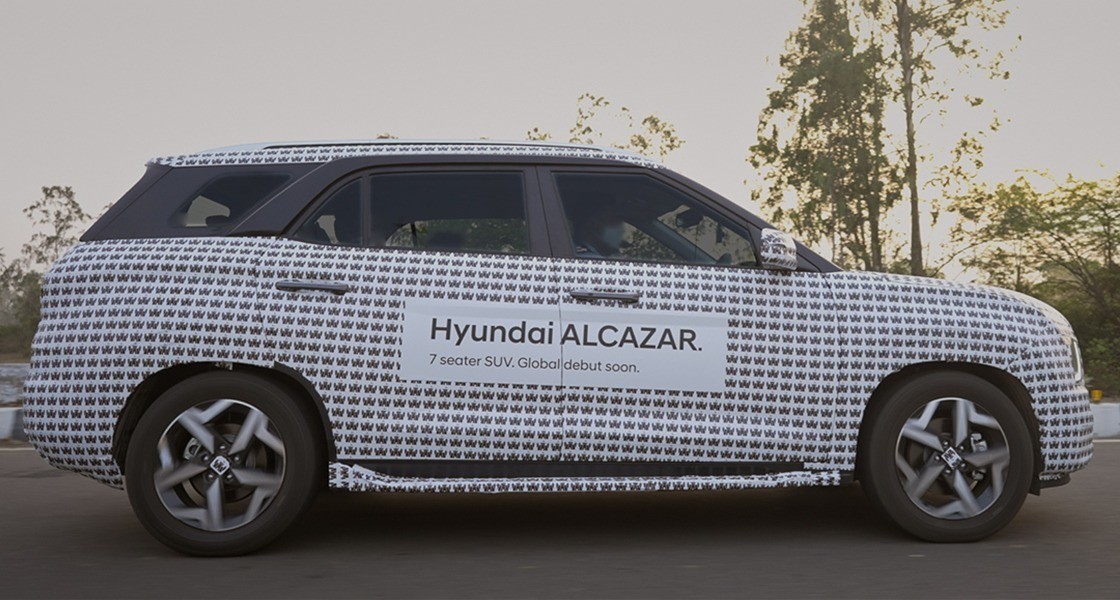 HYUNDAI ALCAZAR EXIBE UMA CAMUFLAGEM ESPECIAL EM UM NOVO TEASER, foto 1
