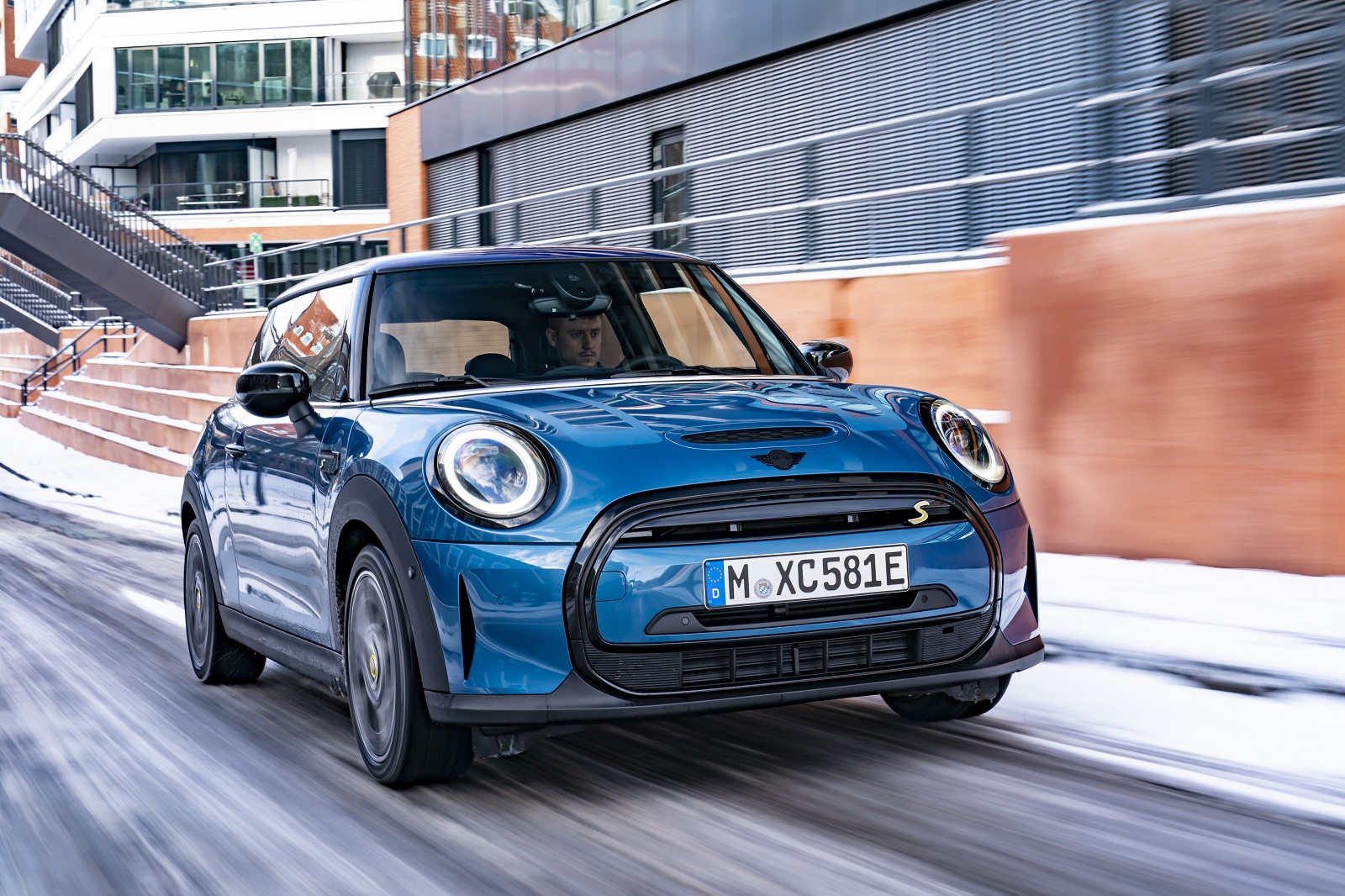MINI ELÉTRICO GANHA NOVA VERSÃO PARA O BRASIL, foto 1