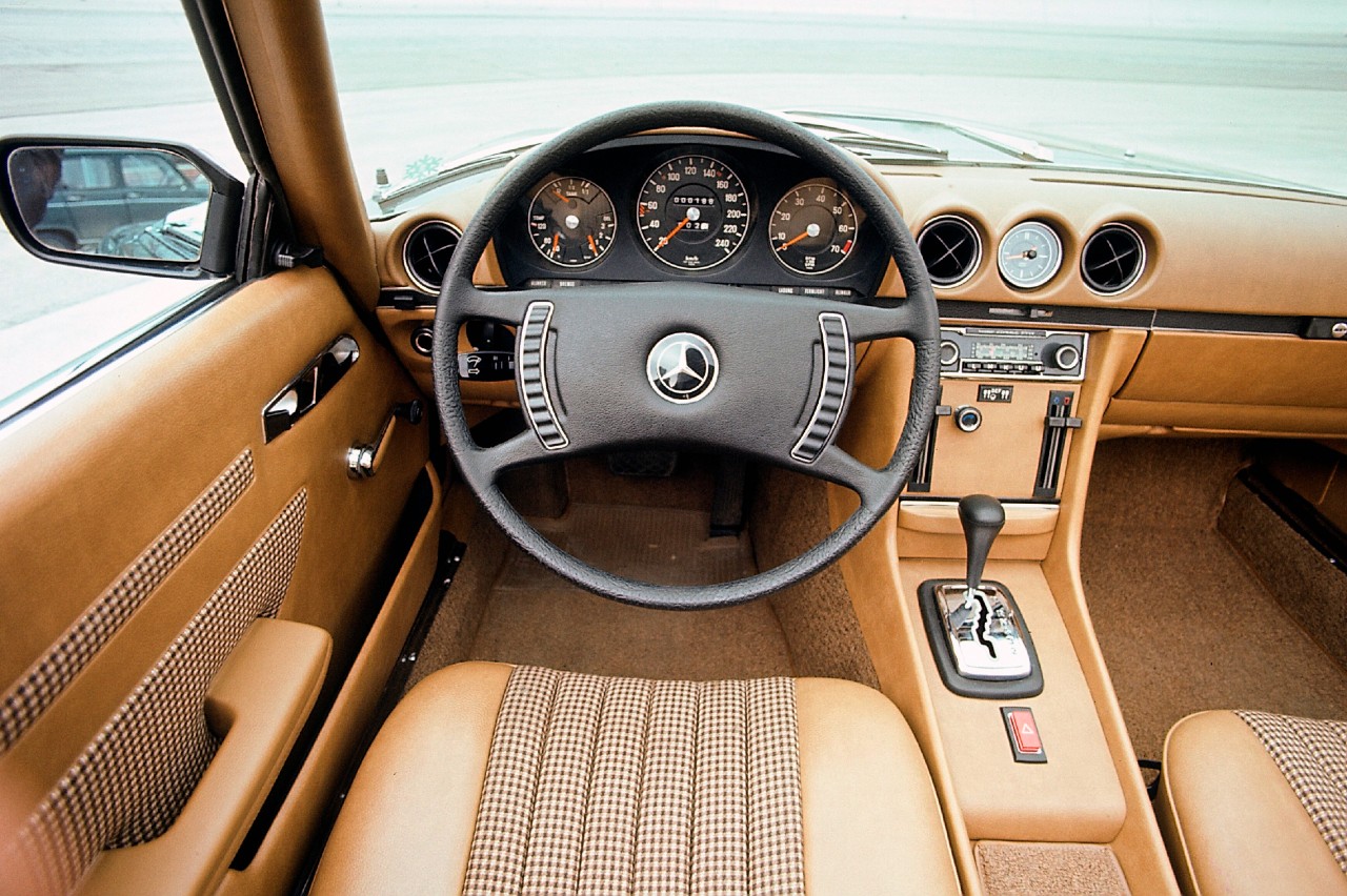 O MERCEDES-BENZ SL DA GERAÇÃO R107 CUMPRE 50 ANOS, foto 7