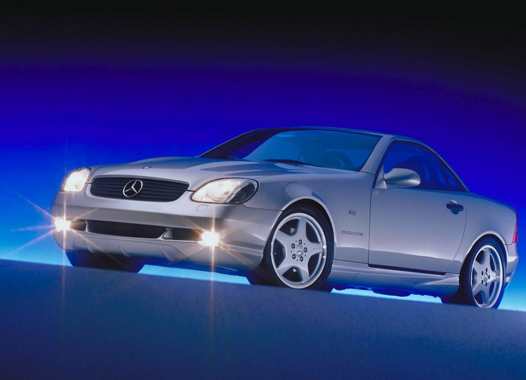 MERCEDES-BENZ SLK R170 CHEGA AOS 25 ANOS E CONTINUA SENDO ADMIRÁVEL, foto 1