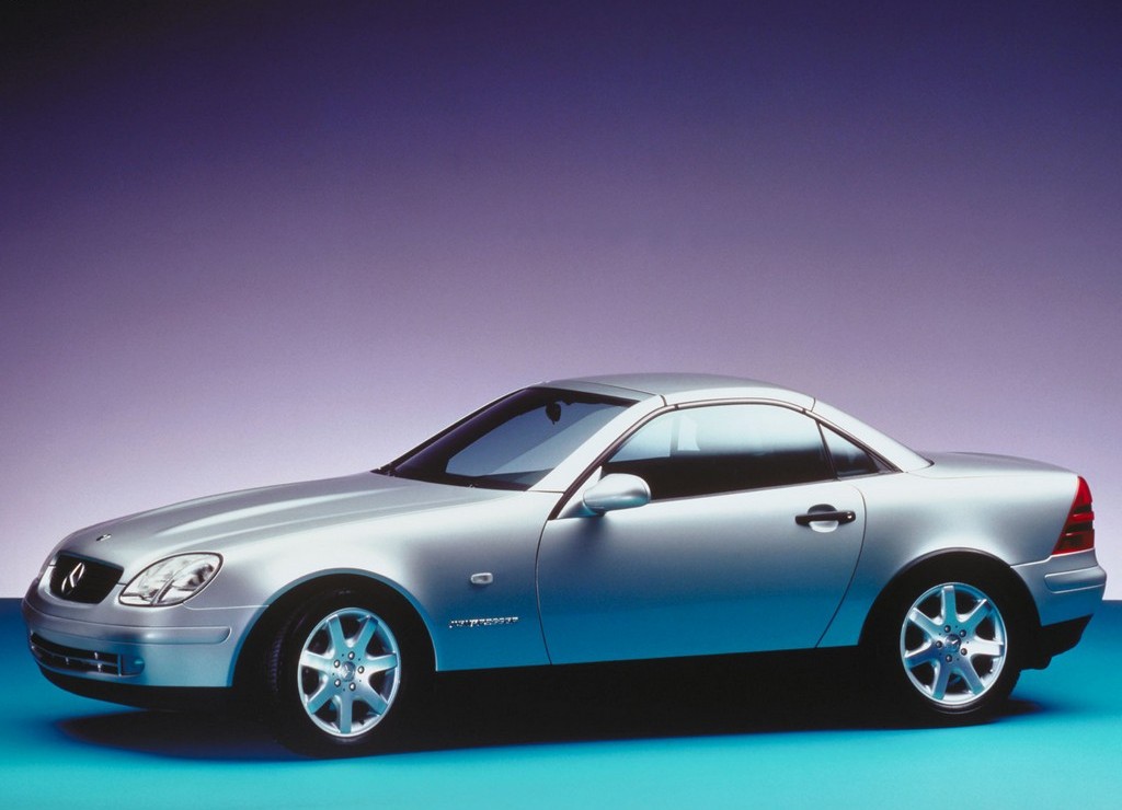 MERCEDES-BENZ SLK R170 CHEGA AOS 25 ANOS E CONTINUA SENDO ADMIRÁVEL, foto 5