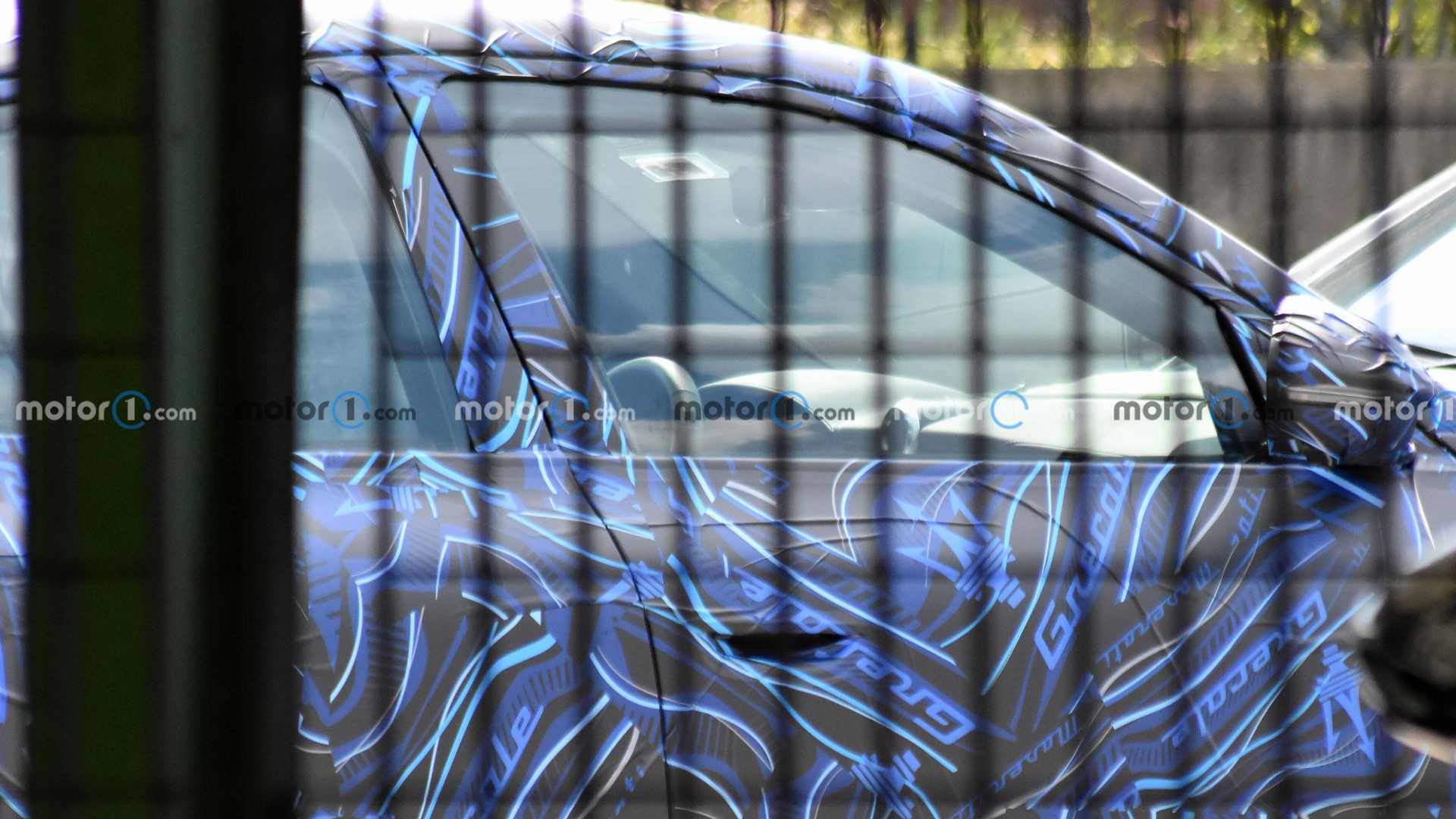 O ESPERADO MASERATI GRECALE APARECE EM NOVAS FOTOS FLAGRANTES, foto 13