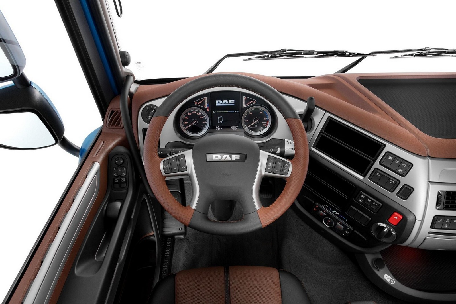NOVO DAF XF: ALÉM DE ECONÔMICO, O MAIS CONFORTÁVEL E ESPAÇOSO DA CATEGORIA, foto 3