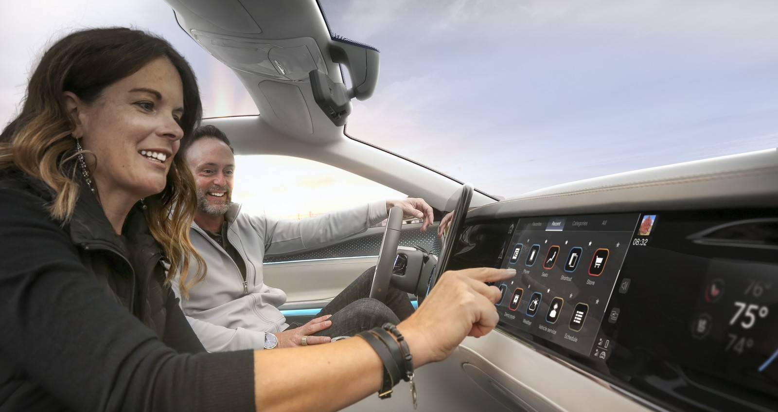 STELLANTIS E FOXCONN FAZEM PARCERIA PARA DESENVOLVER COCKPITS DIGITAIS INOVADORES E SERVIÇOS CONECTADOS PERSONALIZADOS COM A JOINT-VENTURE MOBILE DRIVE, foto 2