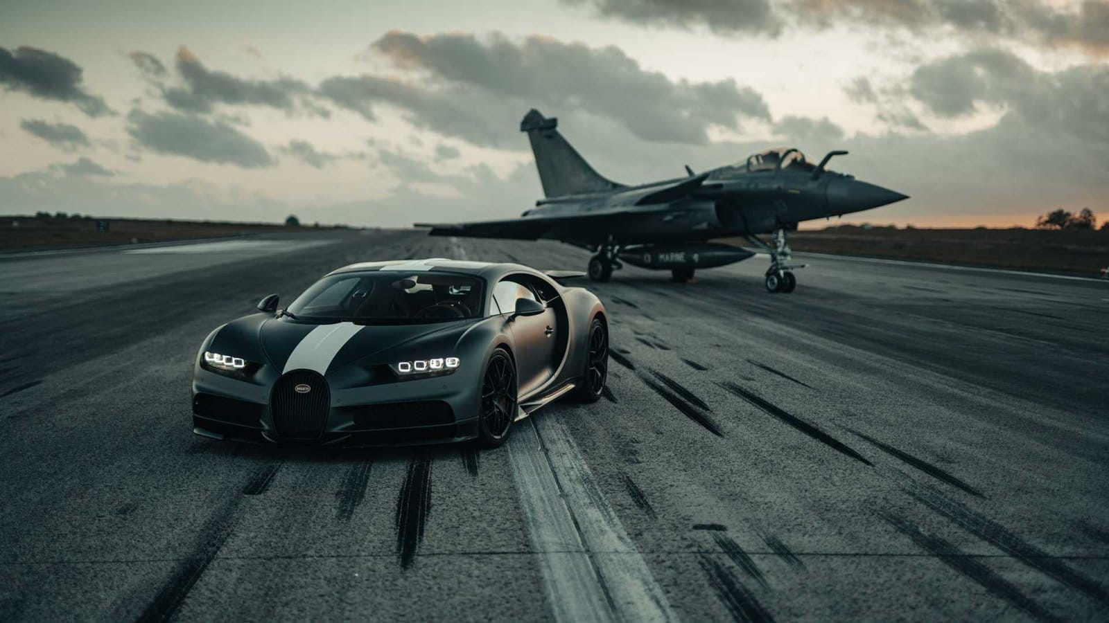 BUGATTI CHIRON SPORT X DASSAULT RAFALE MARINE: O DUELO DO ANO, foto 1
