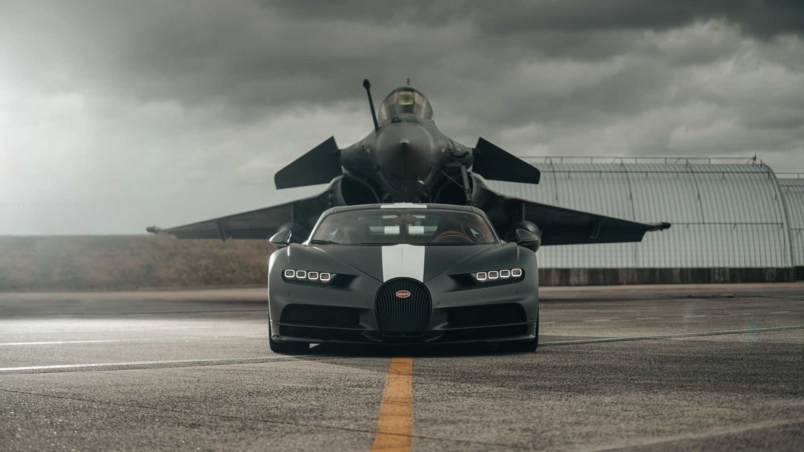 BUGATTI CHIRON SPORT X DASSAULT RAFALE MARINE: O DUELO DO ANO, foto 3