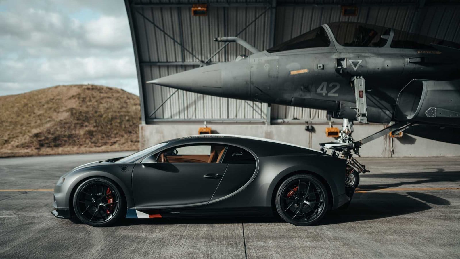 BUGATTI CHIRON SPORT X DASSAULT RAFALE MARINE: O DUELO DO ANO, foto 5