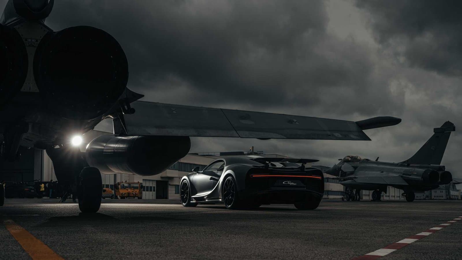 BUGATTI CHIRON SPORT X DASSAULT RAFALE MARINE: O DUELO DO ANO, foto 6