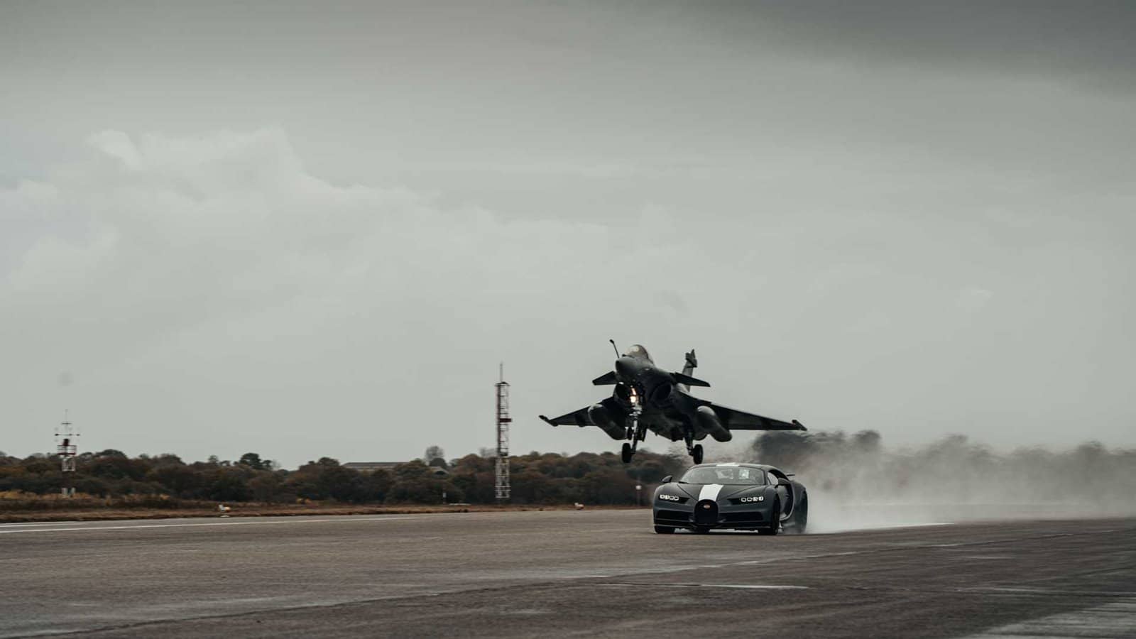 BUGATTI CHIRON SPORT X DASSAULT RAFALE MARINE: O DUELO DO ANO, foto 9