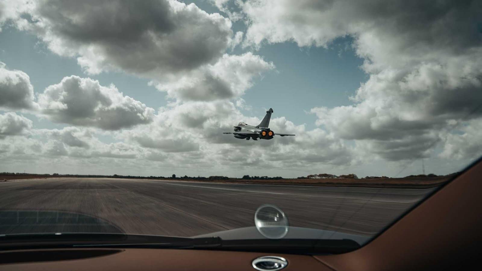 BUGATTI CHIRON SPORT X DASSAULT RAFALE MARINE: O DUELO DO ANO, foto 10