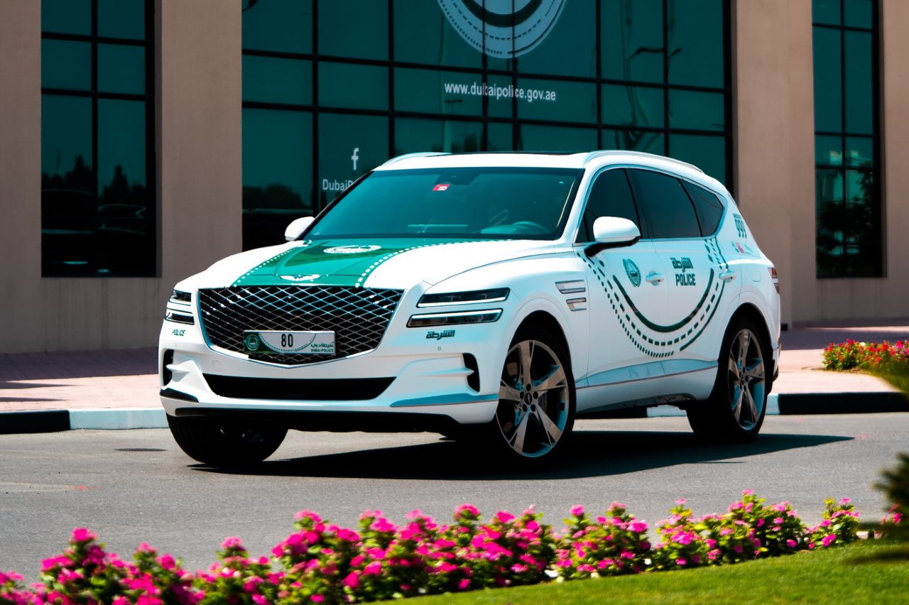 POLÍCIA DE DUBAI INCORPORA O GENESIS GV80, foto 1