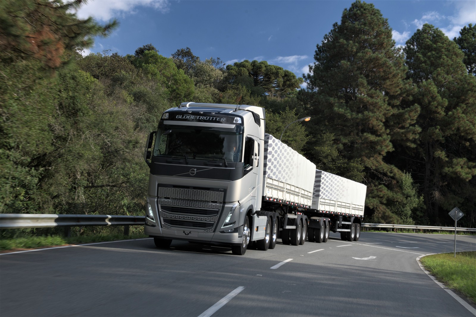 CADA VEZ MAIS SEGUROS, NOVOS VOLVO VÊM COM TECNOLOGIAS INÉDITAS PARA EVITAR ACIDENTES, foto 3