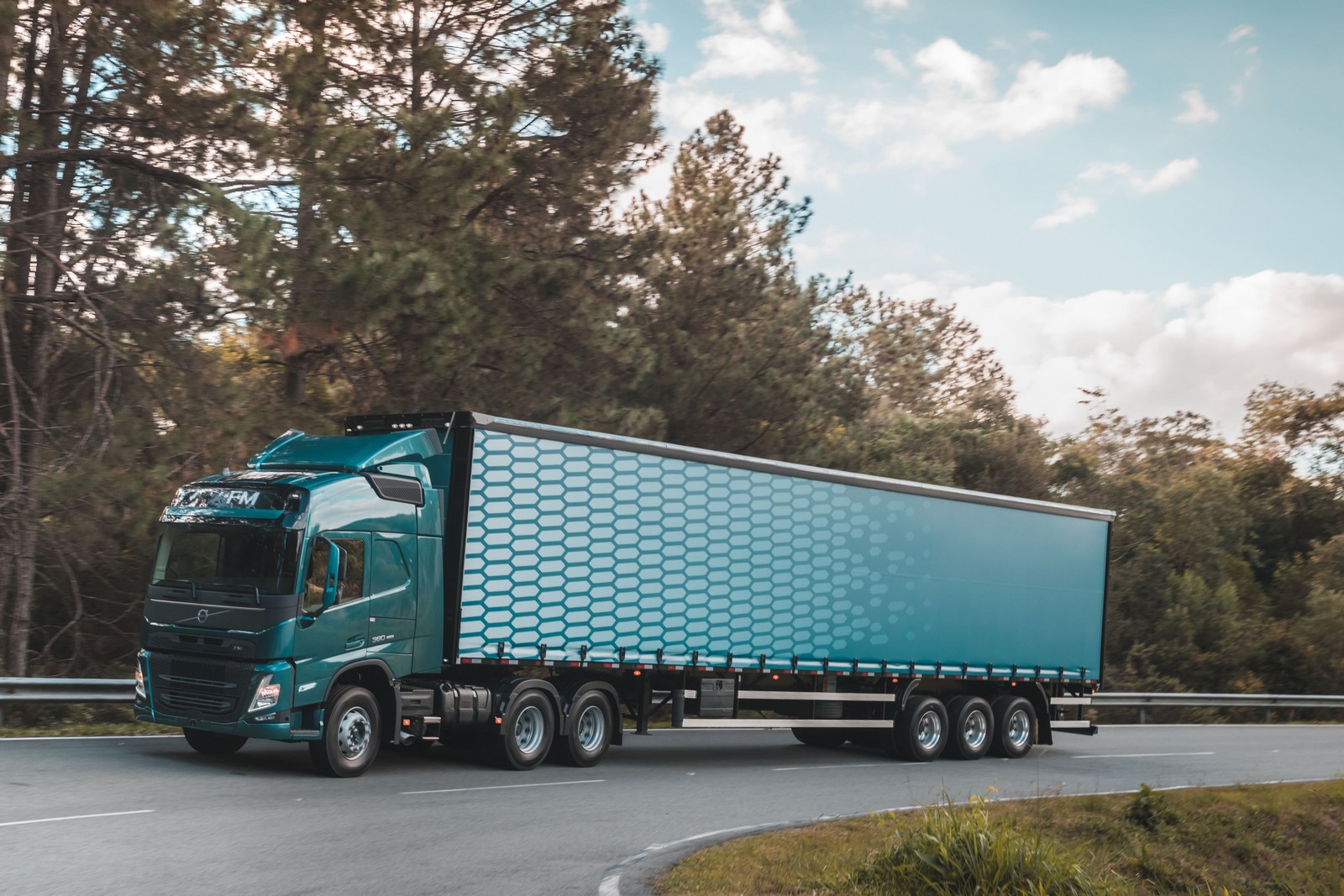 CADA VEZ MAIS SEGUROS, NOVOS VOLVO VÊM COM TECNOLOGIAS INÉDITAS PARA EVITAR ACIDENTES, foto 4