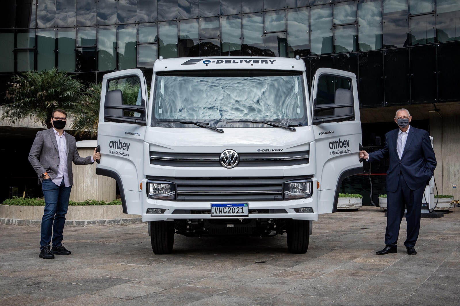 VOLKSWAGEN CAMINHÕES E ÔNIBUS ENTREGA PRIMEIRO e-DELIVERY DA AMBEV, foto 1