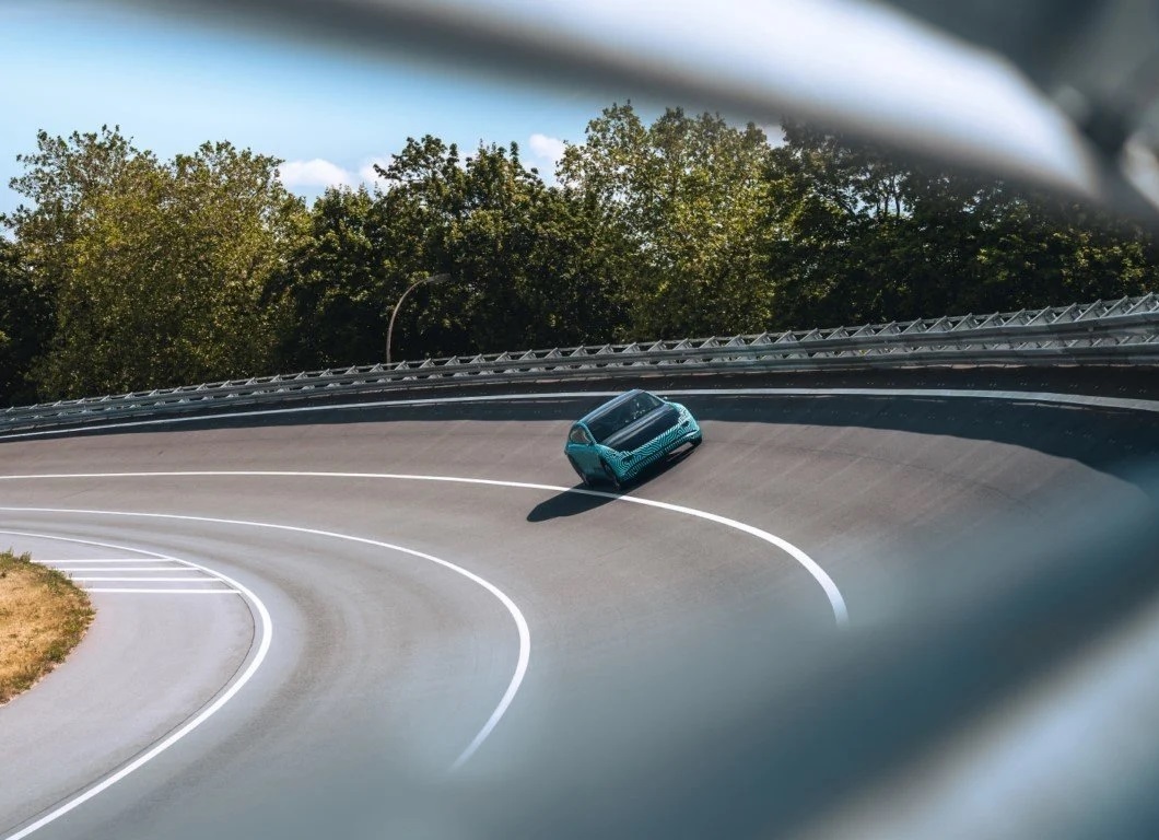 LIGHTYEAR ONE: UM PROTÓTIPO DO CARRO SOLAR BATE RECORDE DE AUTONOMIA, foto 4