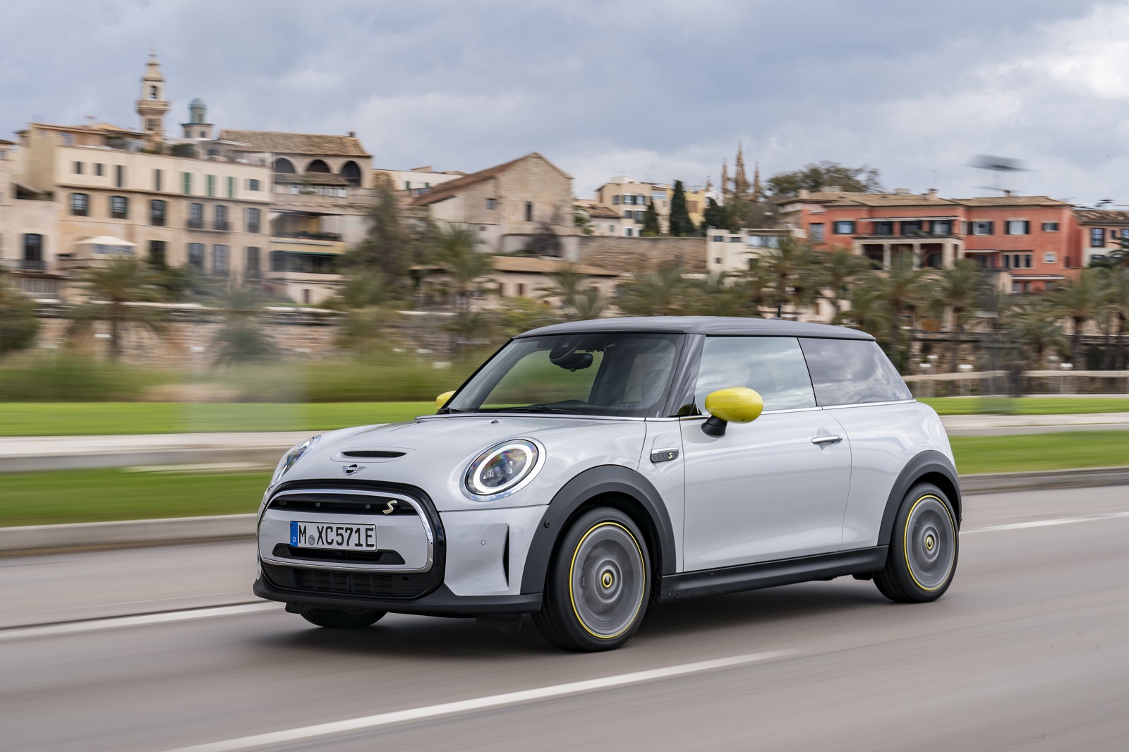 RECÉM-LANÇADO, MINI COOPER SE ELÉTRICO TEM MAIS DE 30 MIL UNIDADES VENDIDAS EM TODO O MUNDO, foto 1