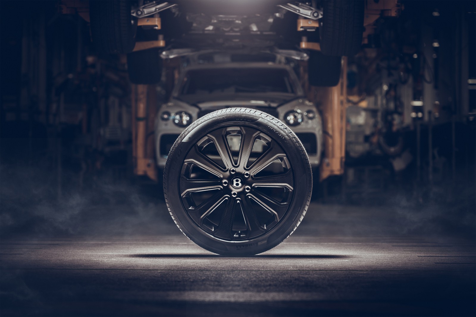 MULLINER APRESENTA NOVAS RODAS DE FIBRA DE CARBONO PARA O BENTLEY BENTAYGA, foto 1