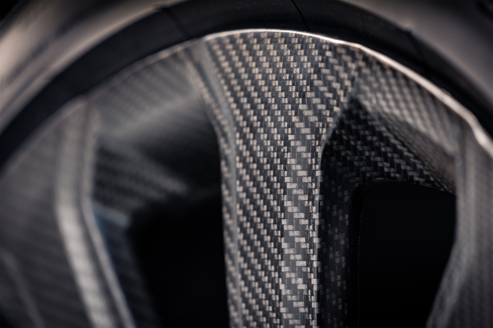 MULLINER APRESENTA NOVAS RODAS DE FIBRA DE CARBONO PARA O BENTLEY BENTAYGA, foto 5