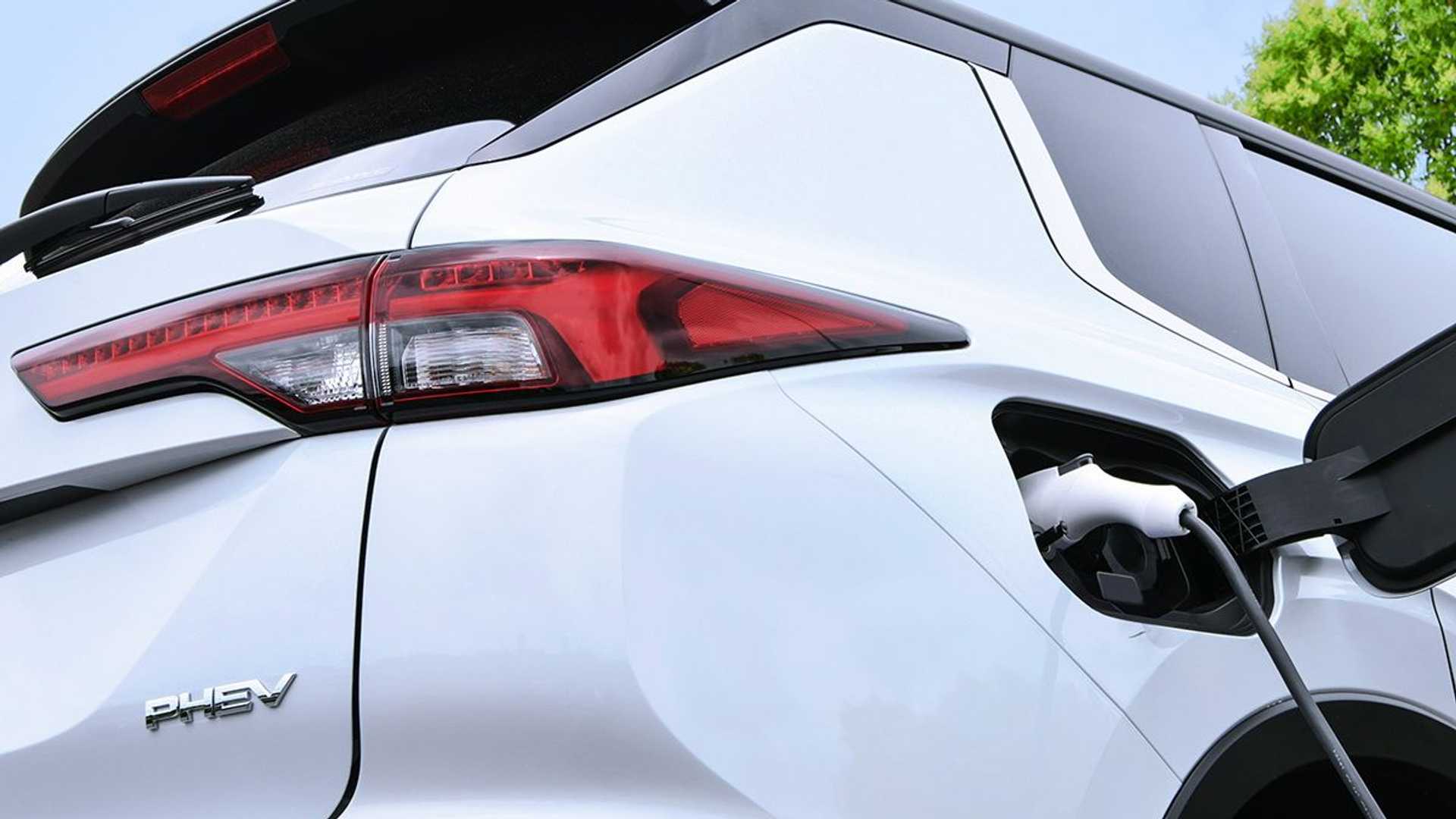 SURGEM OS PRIMEIROS TEASERS DO MITSUBISHI OUTLANDER PHEV 2023, foto 2