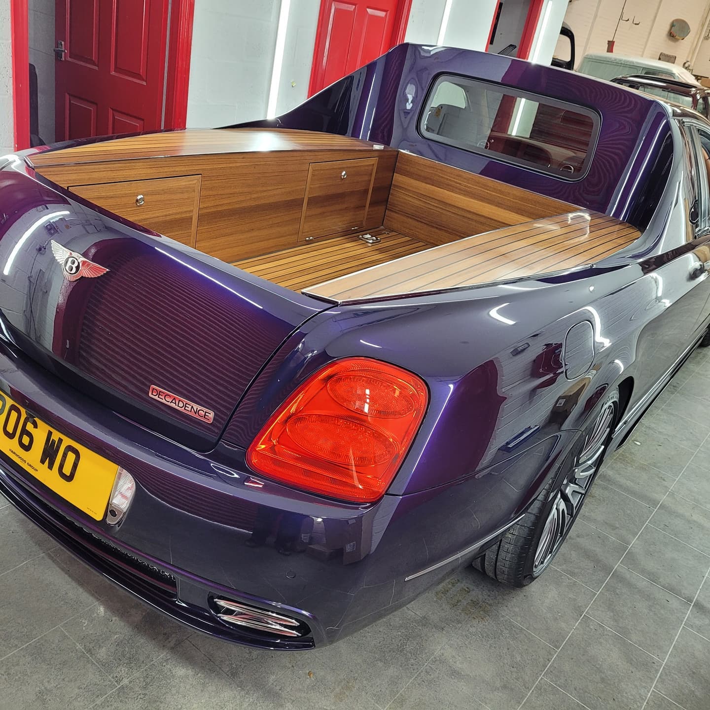 UM BENTLEY FLYING SPUR BEM DIFERENTE DO HABITUAL, foto 7