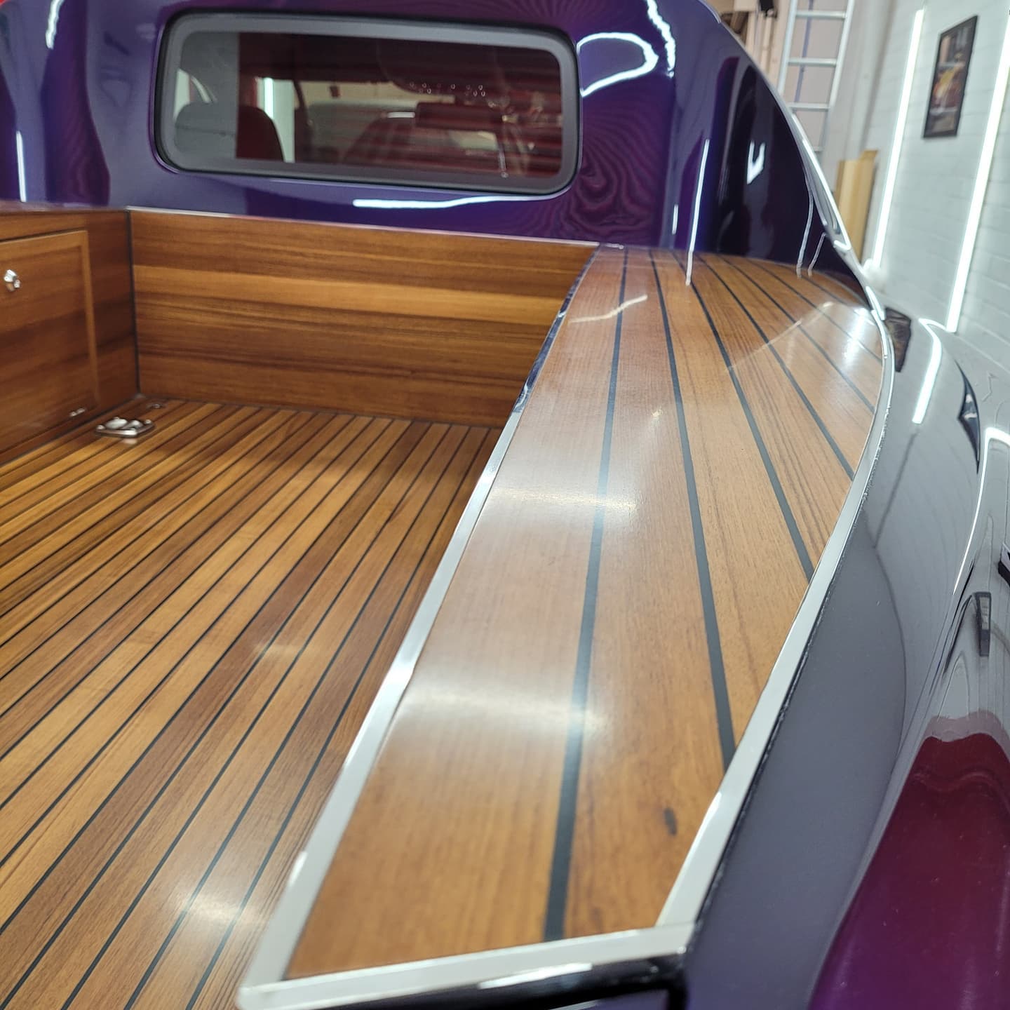 UM BENTLEY FLYING SPUR BEM DIFERENTE DO HABITUAL, foto 10