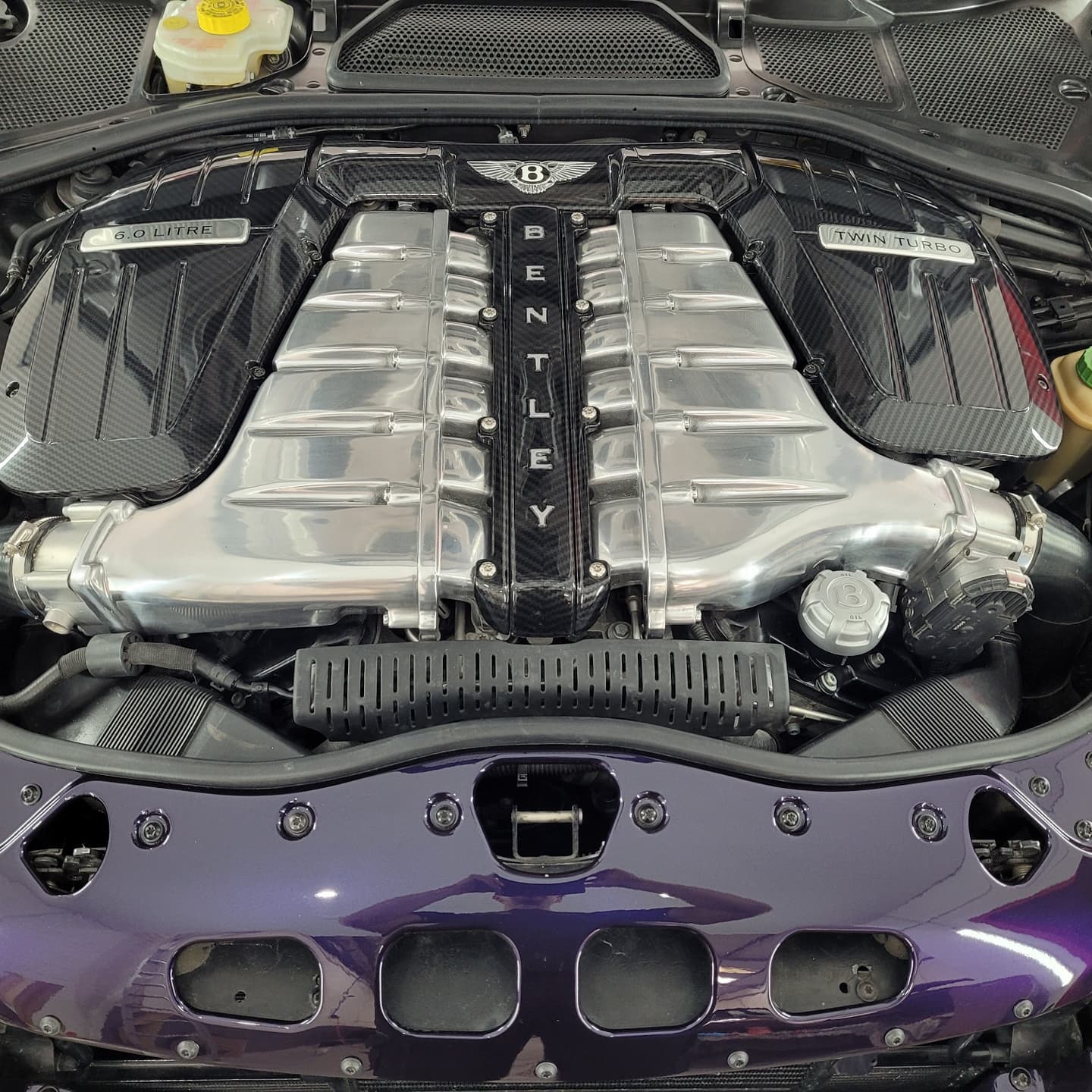 UM BENTLEY FLYING SPUR BEM DIFERENTE DO HABITUAL, foto 13