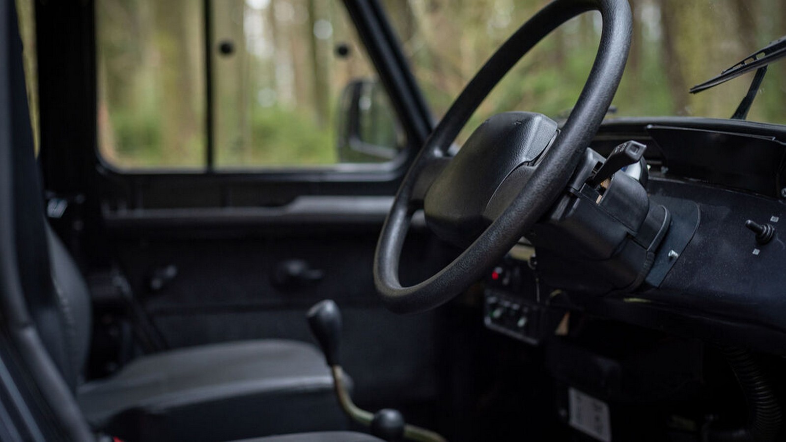 UAZ SPARTAN: MODELO RUSSO SE TRANSFORMA EM UM TODO-TERRENO ELÉTRICO, foto 6