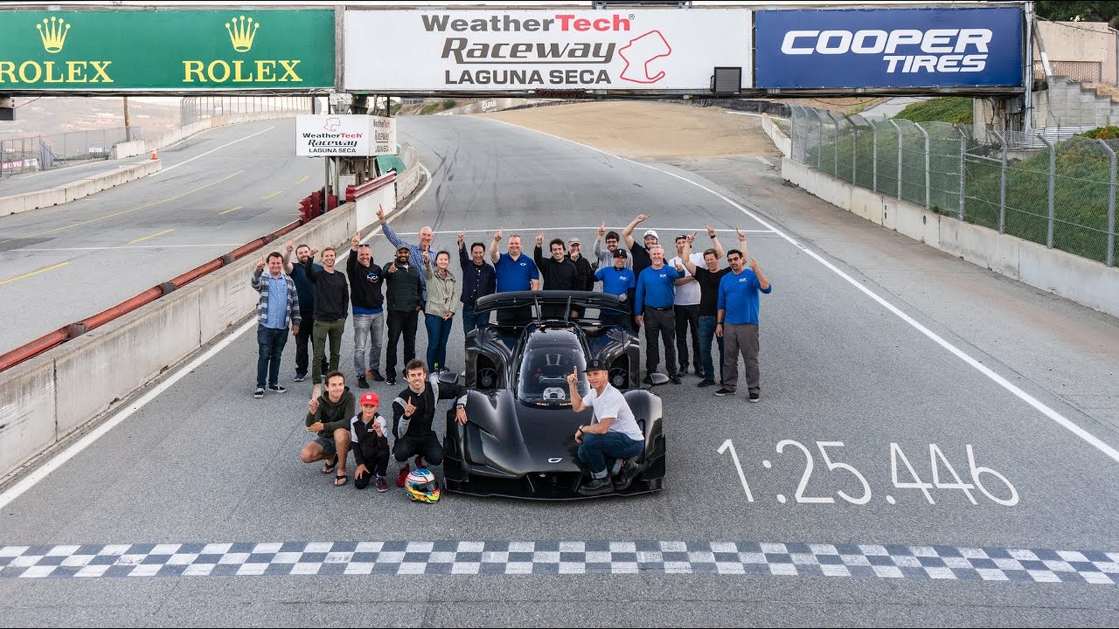 O ESPETACULAR CZINGER 21C PULVERIZA O RECORDE DO CIRCUITO AMERICANO DE LAGUNA SECA, foto 1