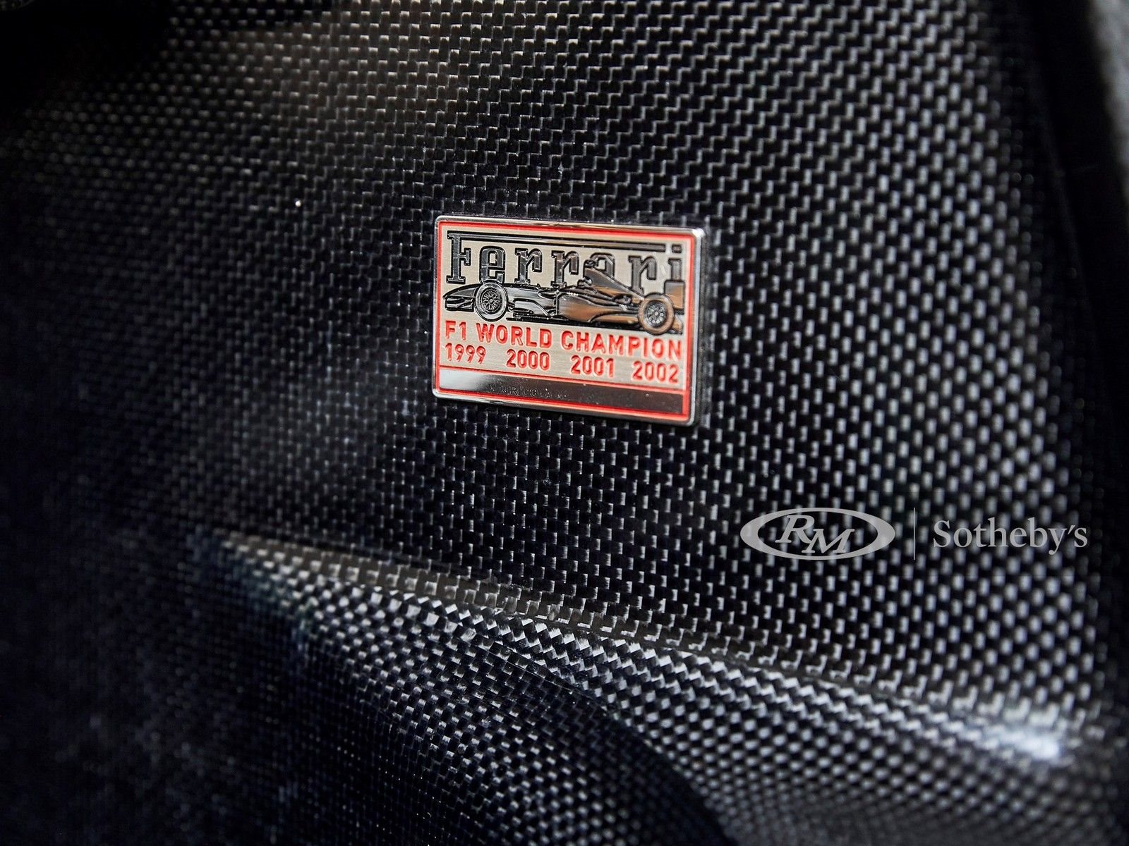 UM BELO EXEMPLAR PRETO DO FERRARI ENZO SERÁ LEILOADO EM MONTEREY, foto 22