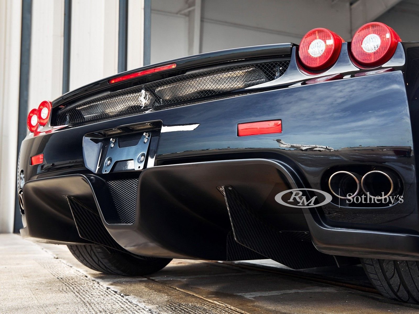 UM BELO EXEMPLAR PRETO DO FERRARI ENZO SERÁ LEILOADO EM MONTEREY, foto 32