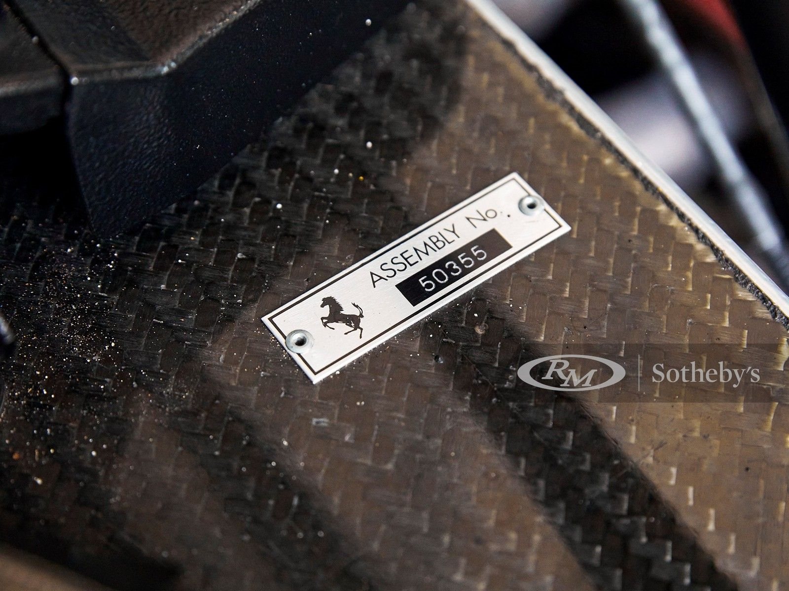 UM BELO EXEMPLAR PRETO DO FERRARI ENZO SERÁ LEILOADO EM MONTEREY, foto 46
