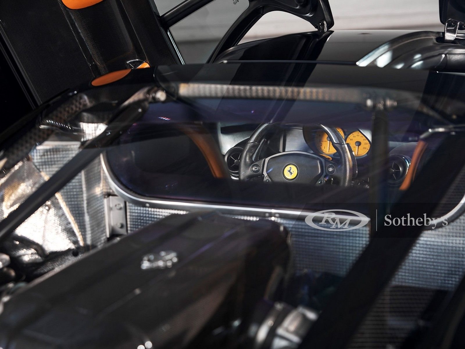 UM BELO EXEMPLAR PRETO DO FERRARI ENZO SERÁ LEILOADO EM MONTEREY, foto 52
