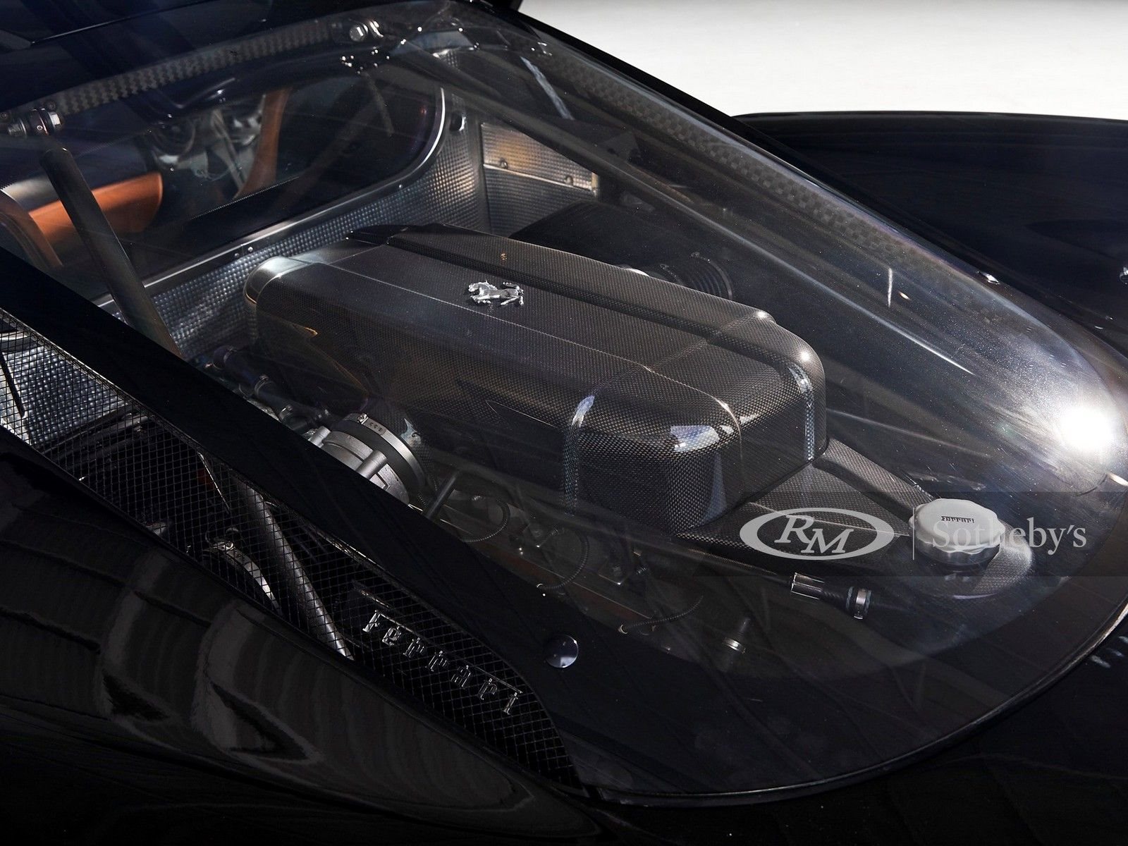 UM BELO EXEMPLAR PRETO DO FERRARI ENZO SERÁ LEILOADO EM MONTEREY, foto 53