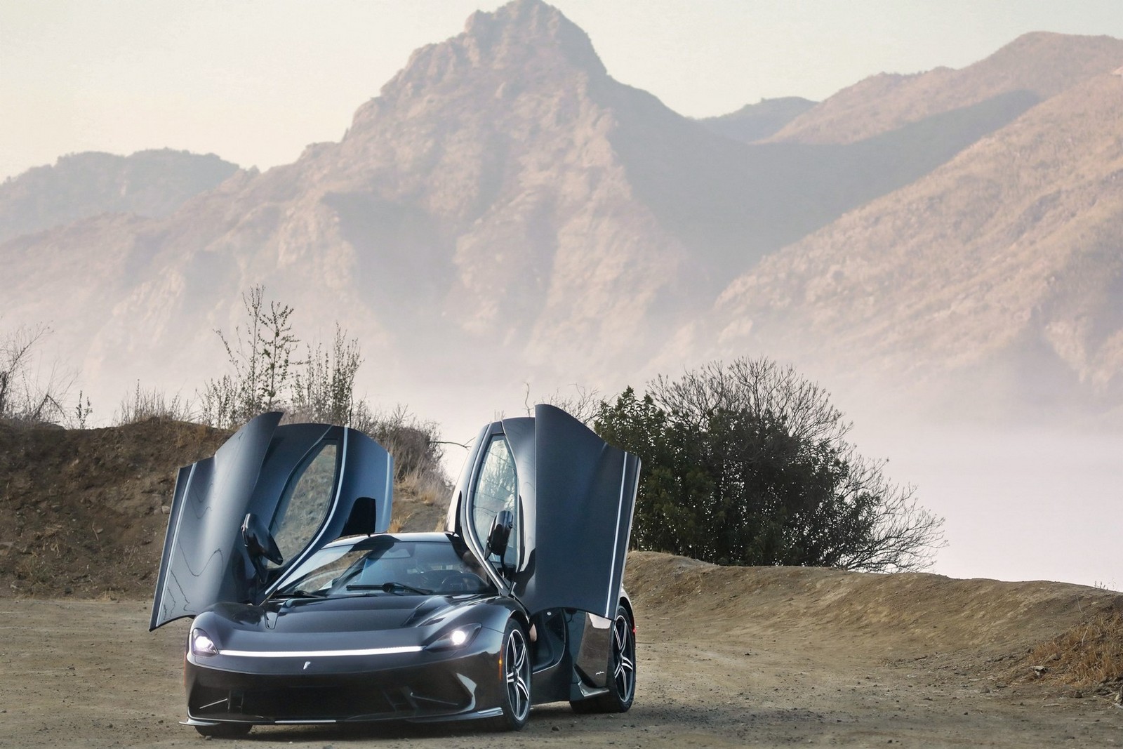 PININFARINA BATTISTA: O HYPERCAR ELÉTRICO ITALIANO SAI PELAS ESTRADAS DA CALIFÓRNIA, foto 1