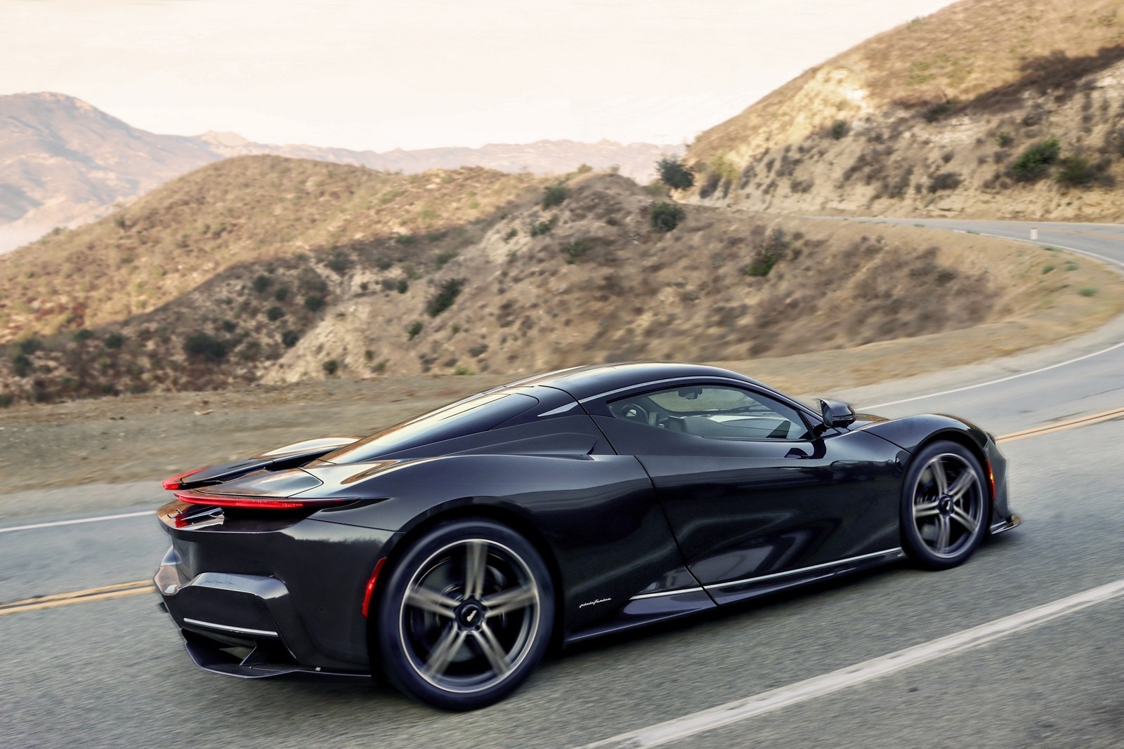 PININFARINA BATTISTA: O HYPERCAR ELÉTRICO ITALIANO SAI PELAS ESTRADAS DA CALIFÓRNIA, foto 4