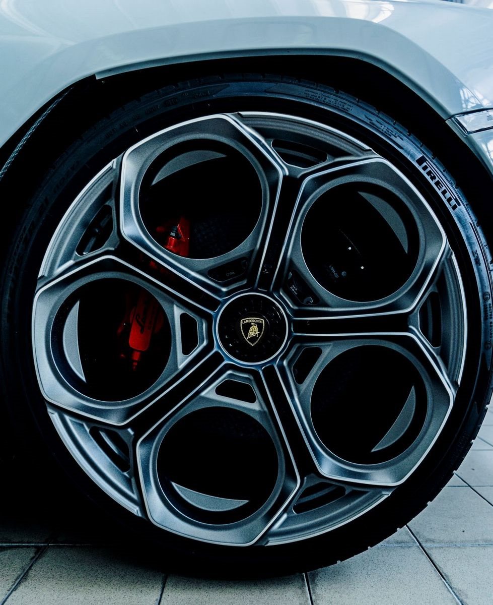PIRELLI E LAMBORGHINI COUNTACH COMEMORAM 50 ANOS JUNTOS, foto 3