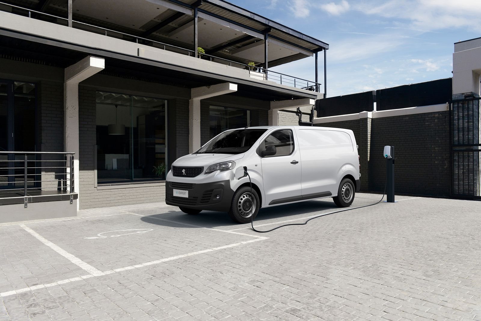 PEUGEOT ANUNCIA OFENSIVA DE ELÉTRICOS E O LANÇAMENTO DO e-EXPERT AINDA EM 2021, foto 1