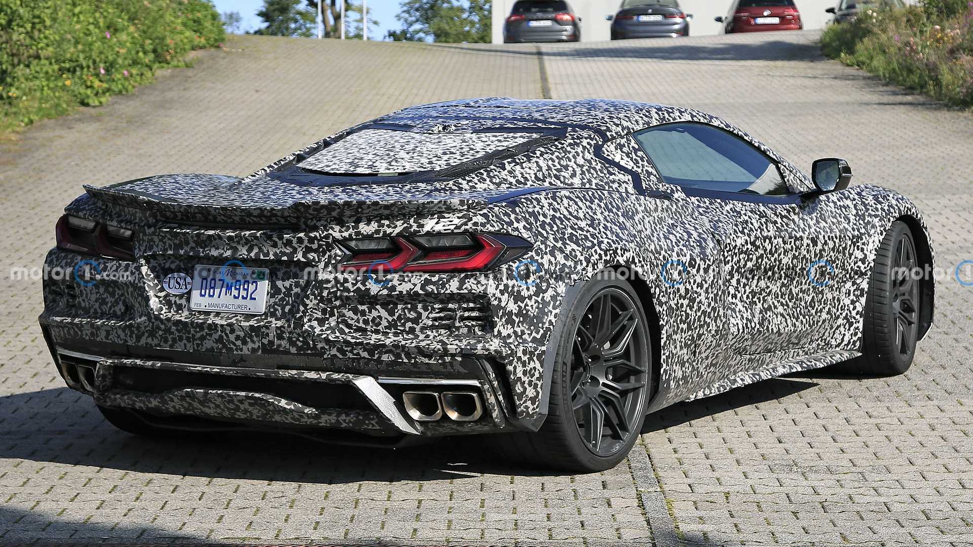 NOVO CHEVROLET CORVETTE E-RAY PERDE CAMUFLAGEM NAS PROXIMIDADES DE NÜRBURGRING, foto 8