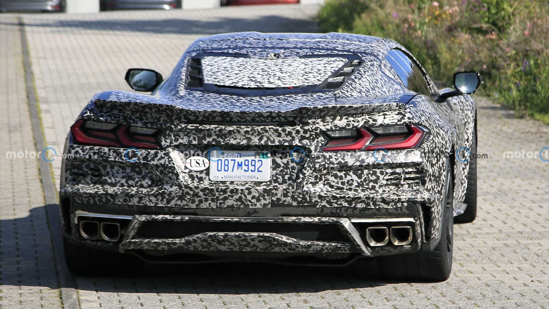 NOVO CHEVROLET CORVETTE E-RAY PERDE CAMUFLAGEM NAS PROXIMIDADES DE NÜRBURGRING, foto 9