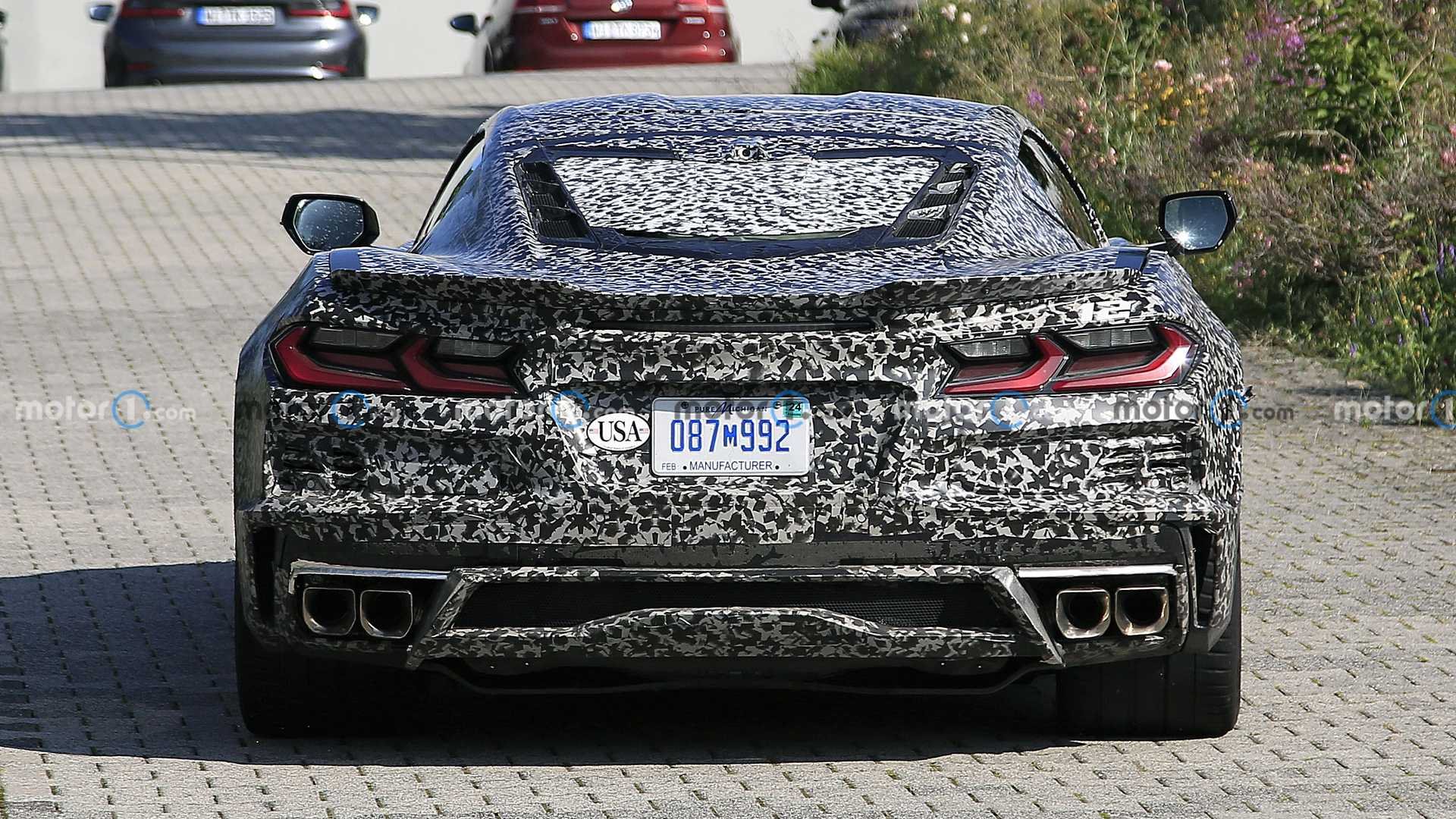 NOVO CHEVROLET CORVETTE E-RAY PERDE CAMUFLAGEM NAS PROXIMIDADES DE NÜRBURGRING, foto 10
