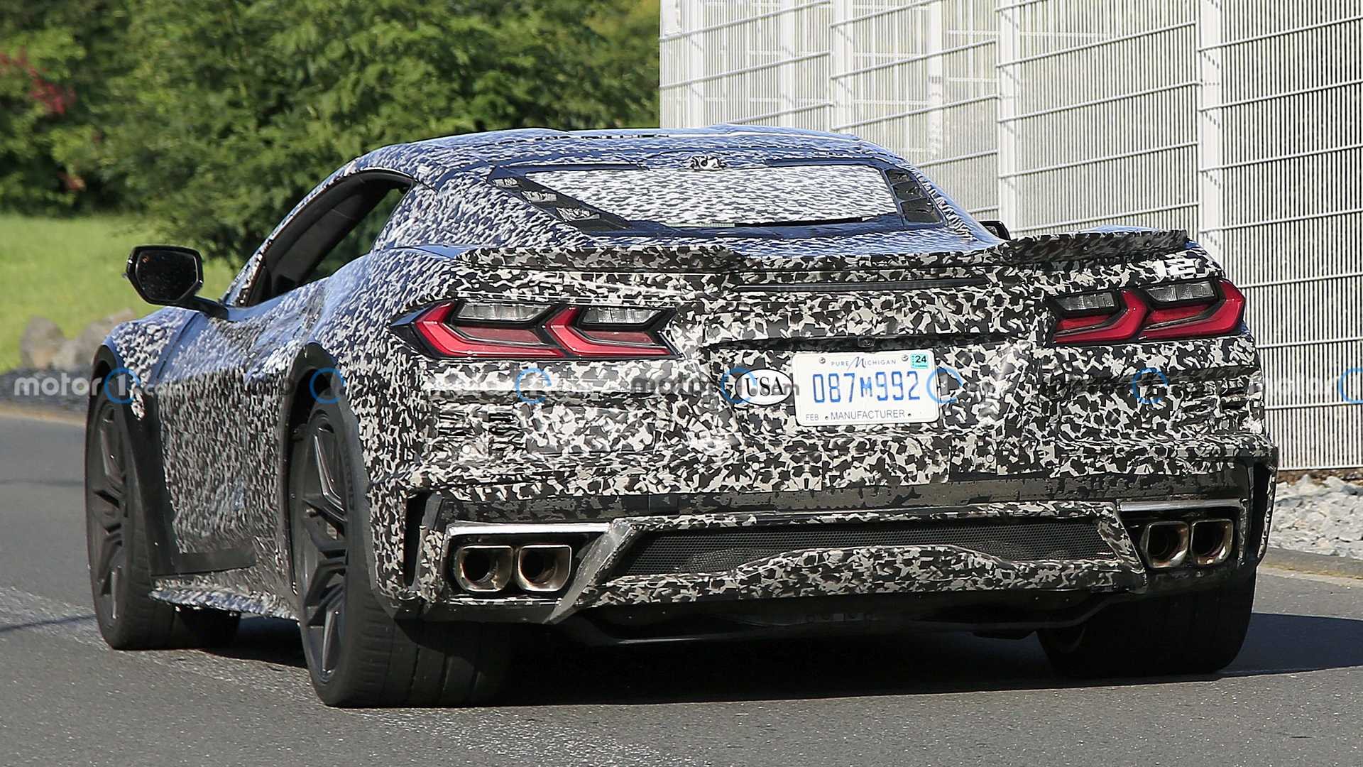 NOVO CHEVROLET CORVETTE E-RAY PERDE CAMUFLAGEM NAS PROXIMIDADES DE NÜRBURGRING, foto 18