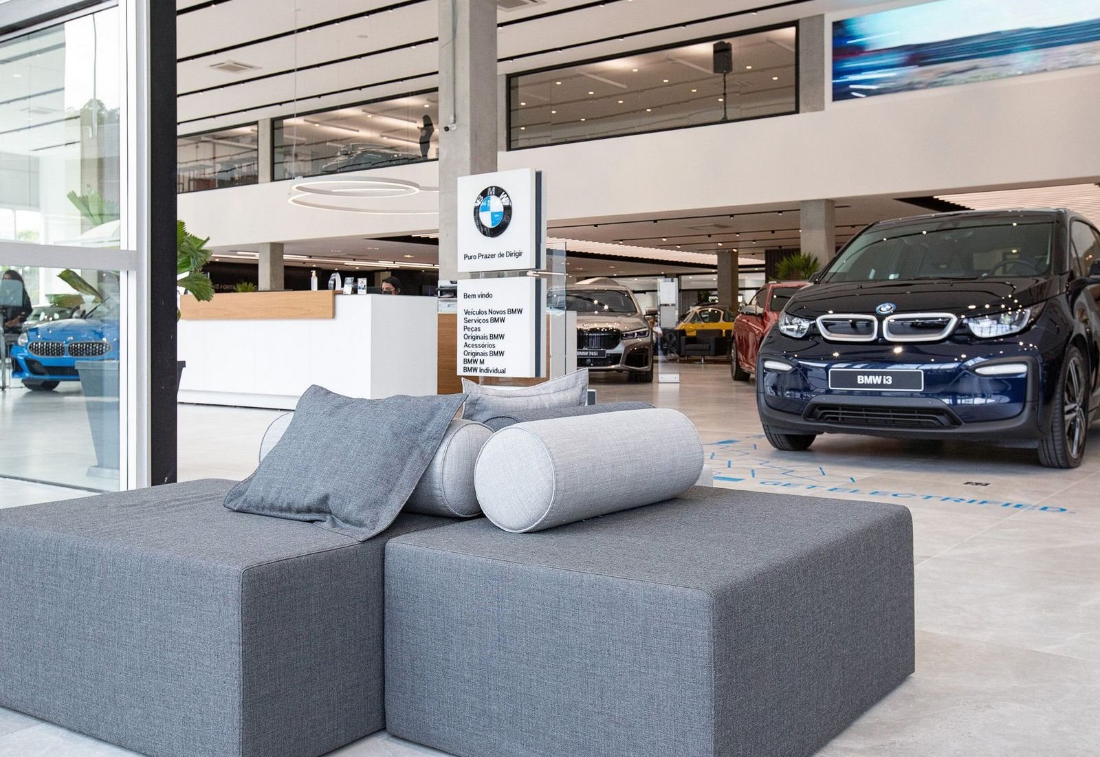 DE CARA NOVA: REDE DE CONCESSIONÁRIAS BMW GANHA NOVO DESIGN COM FOCO NO CLIENTE, foto 7