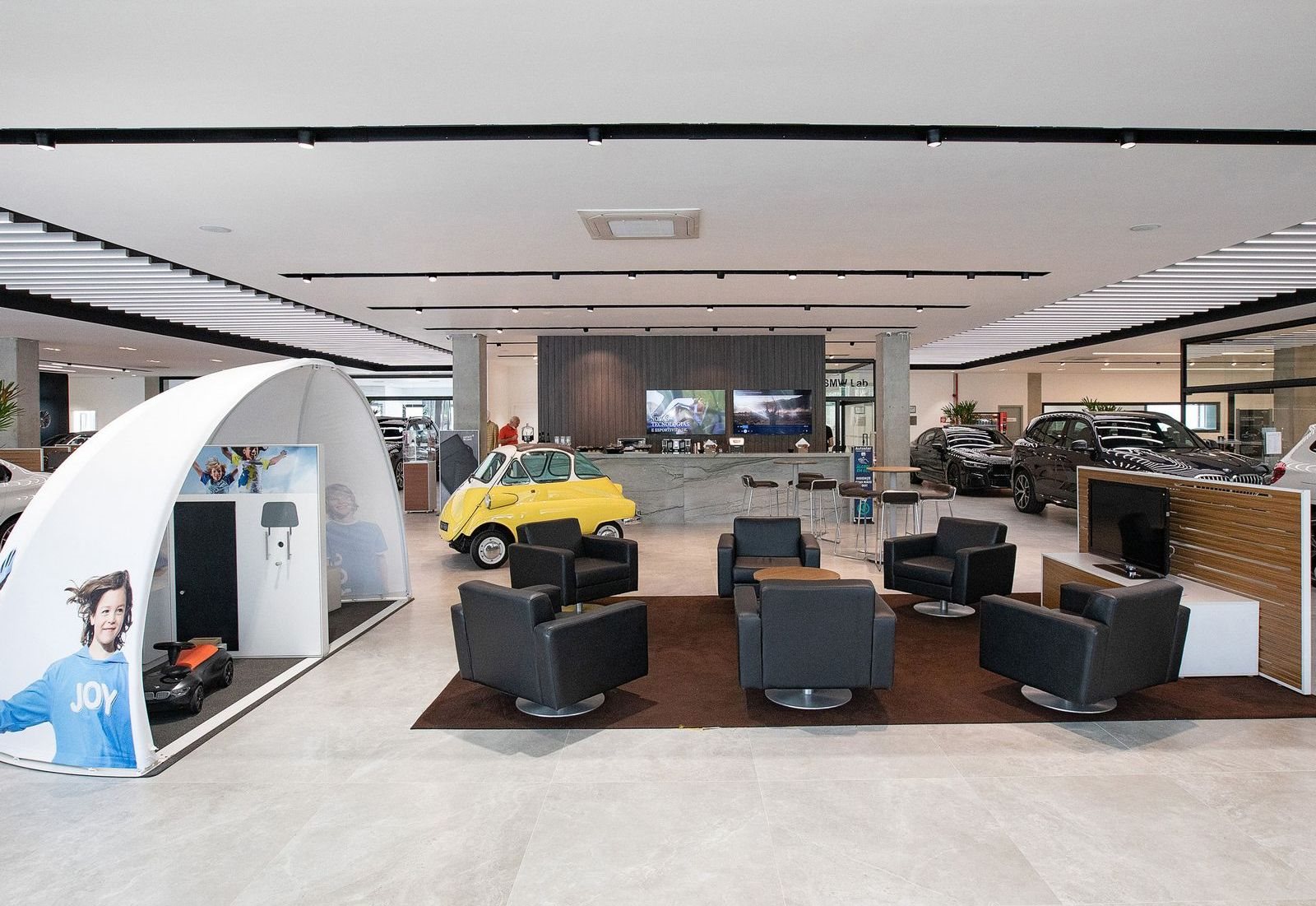DE CARA NOVA: REDE DE CONCESSIONÁRIAS BMW GANHA NOVO DESIGN COM FOCO NO CLIENTE, foto 8