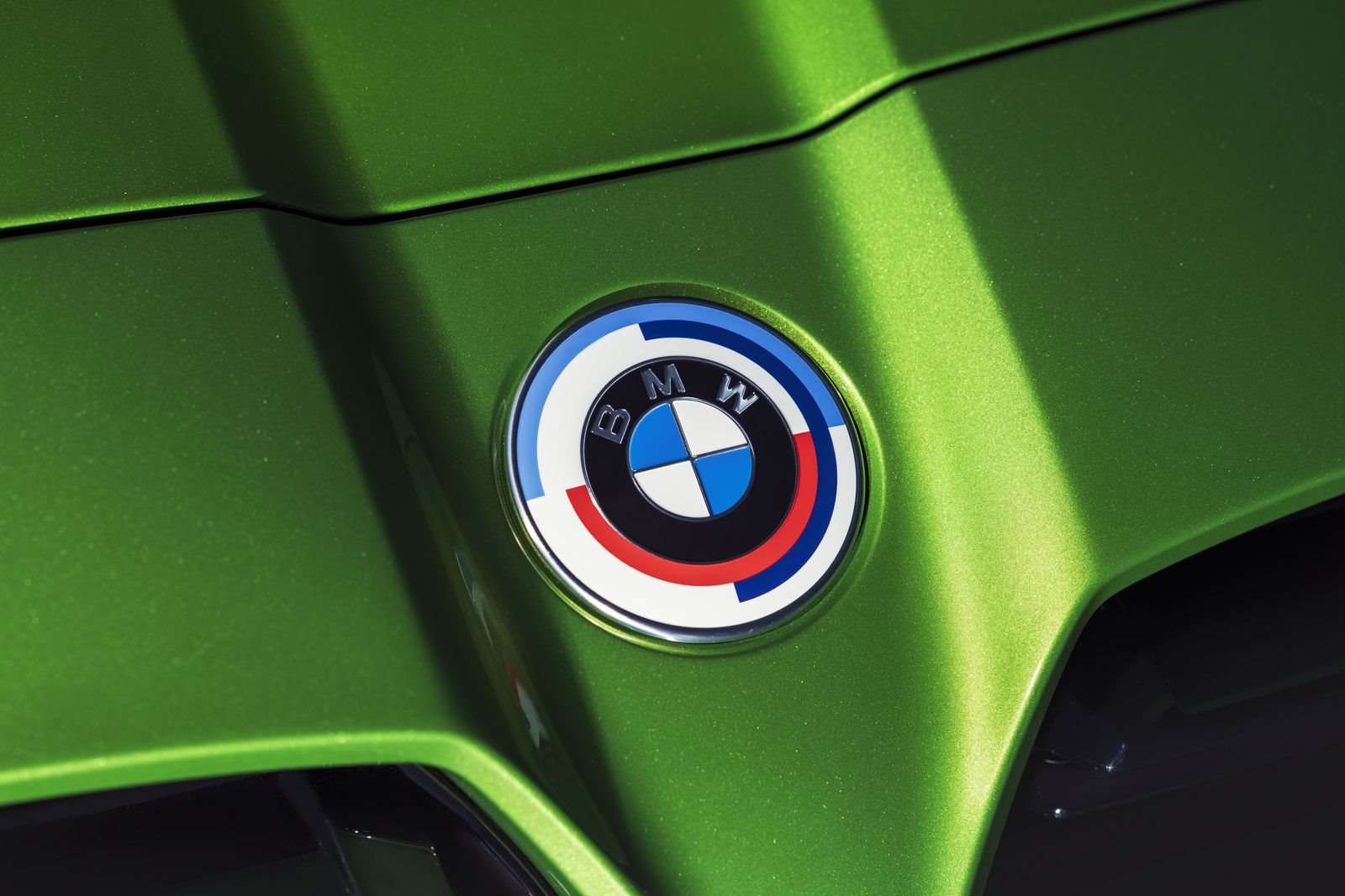 BMW M CELEBRA SEU 50º ANIVERSÁRIO COM SEU EMBLEMA CLÁSSICO E MUITAS OUTRAS NOVIDADES, foto 1