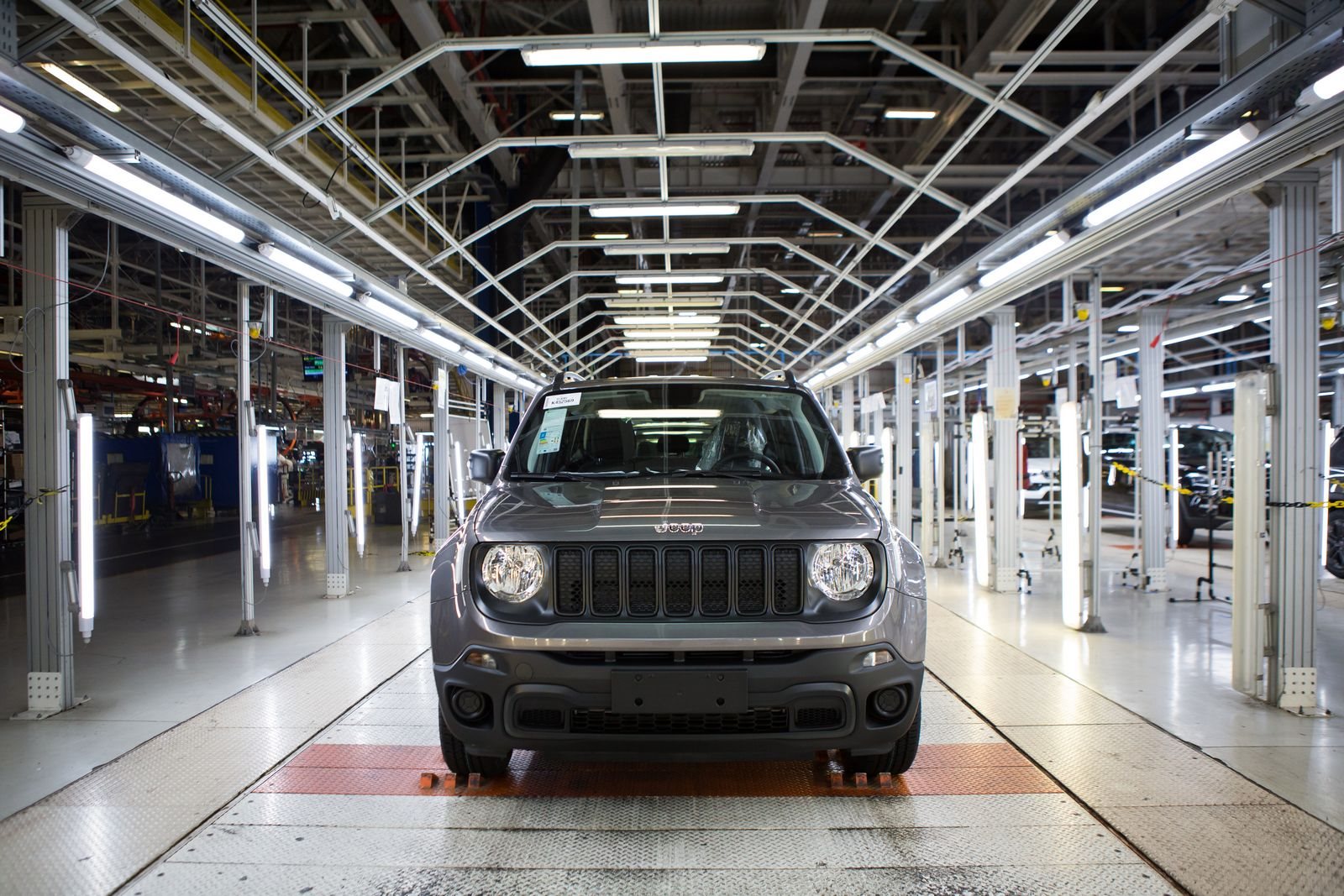 POLO AUTOMOTIVO DA STELLANTIS EM PERNAMBUCO CHEGA À MARCA DE 450 MIL UNIDADES PRODUZIDAS DO JEEP RENEGADE, foto 2