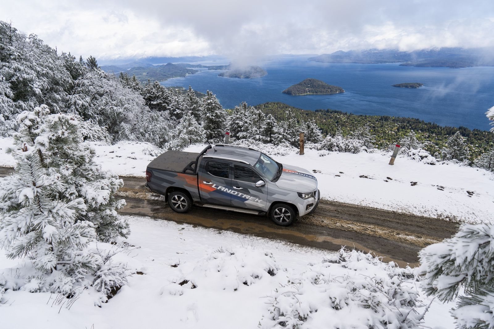 OS PEUGEOT LANDTREK EM USHUAIA. A EXPEDIÇÃO ‘CONECTANDO AS AMÉRICAS’ CHEGA À TERRA DO FOGO ARGENTINA, foto 1