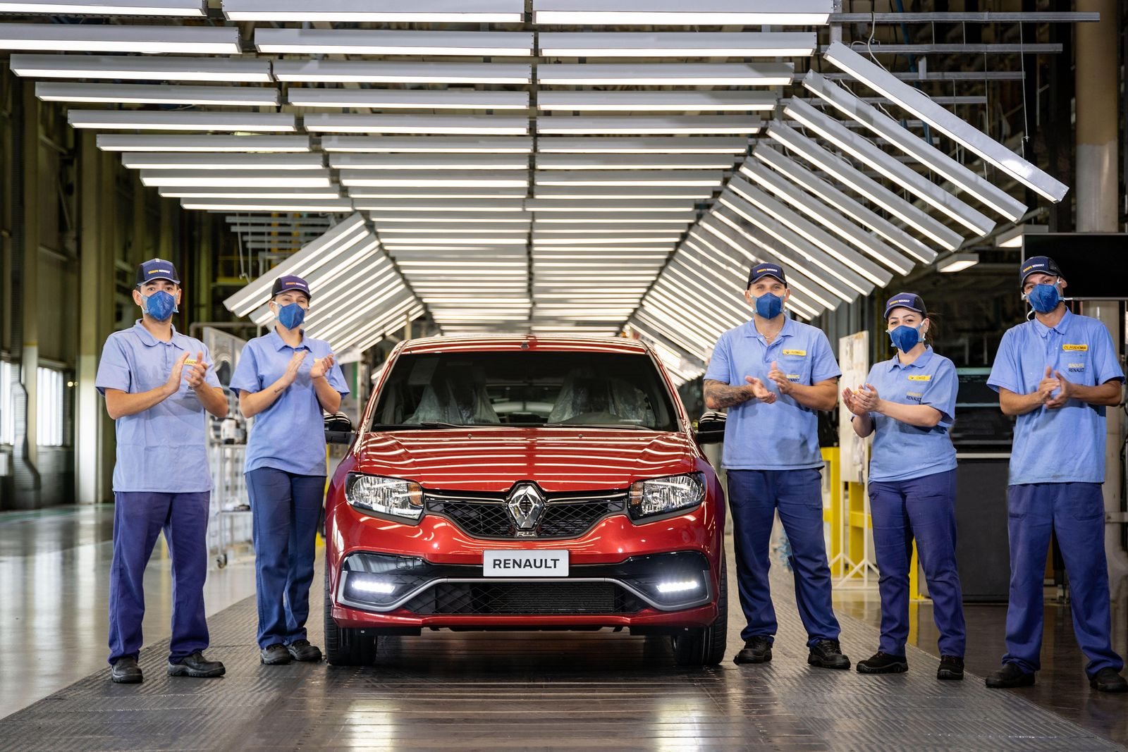 RENAULT SANDERO RS 2.0 GANHA KIT ‘RS FINALE’ PARA AS ÚLTIMAS UNIDADES PRODUZIDAS, foto 1