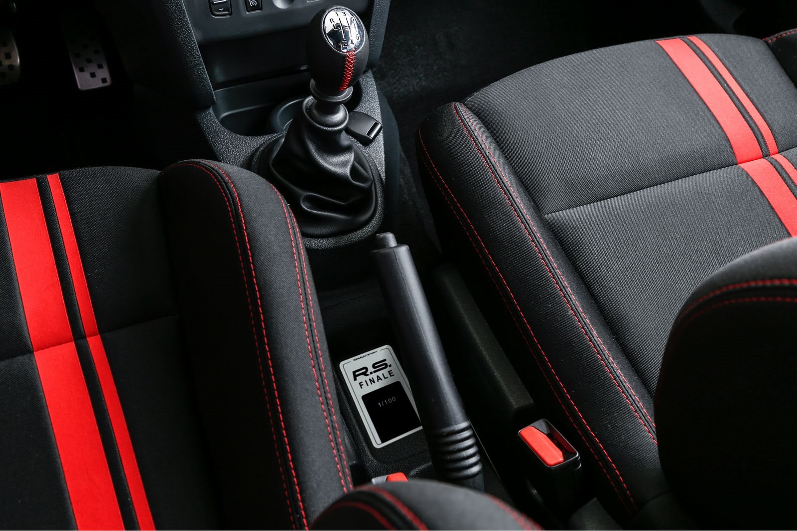 RENAULT SANDERO RS 2.0 GANHA KIT ‘RS FINALE’ PARA AS ÚLTIMAS UNIDADES PRODUZIDAS, foto 3